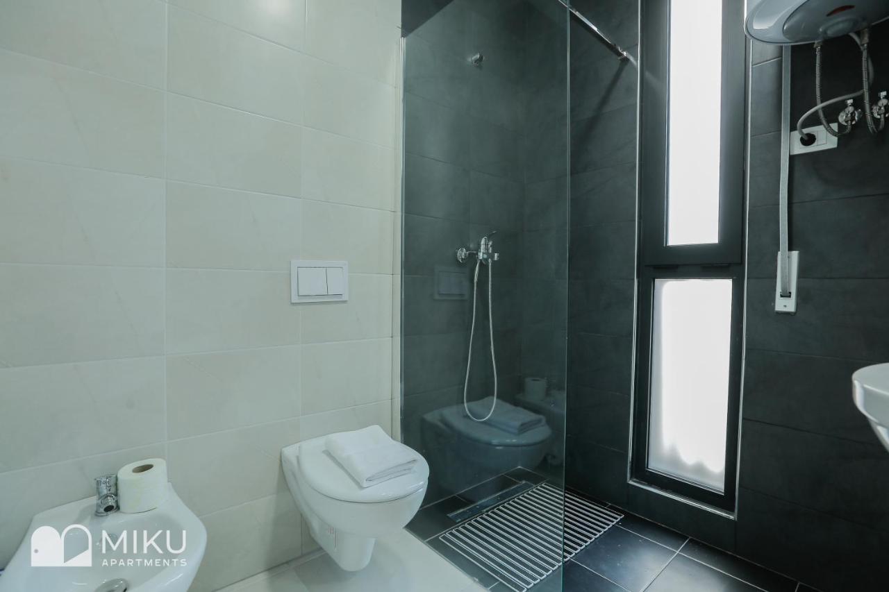 Miku Apartment - Lovely 1 Bedroom Spectacular View Tirana Kültér fotó